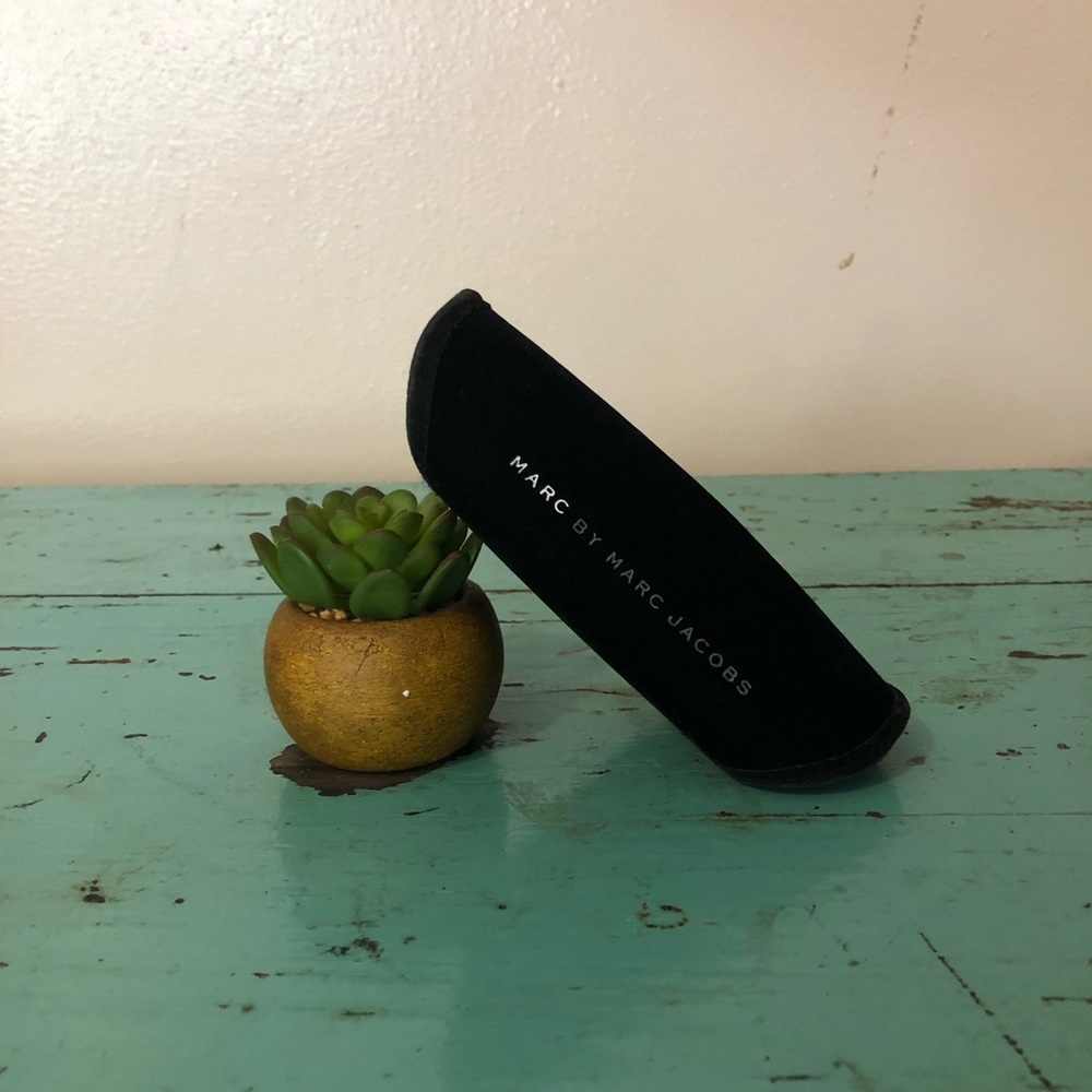 Marc Jacobs • Sunglasses Case